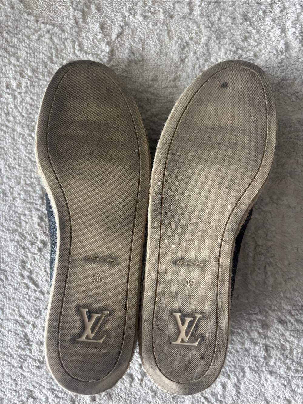 Louis Vuitton Size 39 Black Leather Espadrilles with Gold Flower Studs - Picture 3 of 6